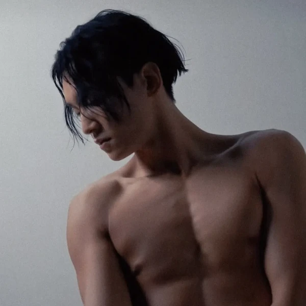The most loved look of Choi Hojong today