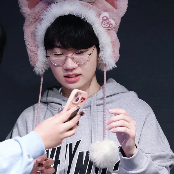 Today’s standout profile photo of Doran on Choeaedol Celeb