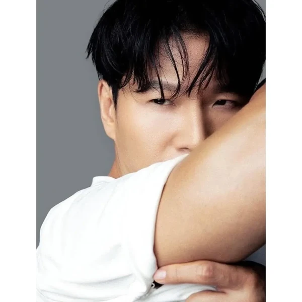 充满粉丝爱意的金钟国人气照片