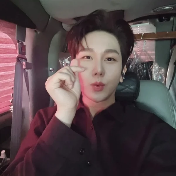 今天最受喜爱的金秀瓒模样