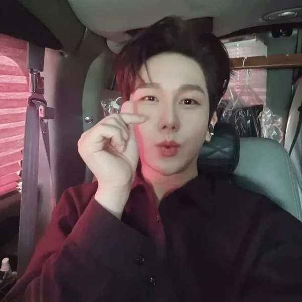 今天最受喜爱的金秀瓒模样