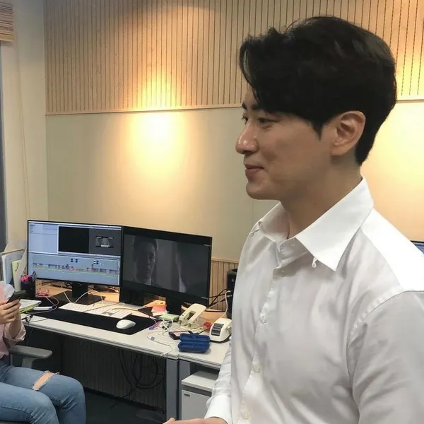 Popular photo full of fans’ love for Lee Joonhyuk