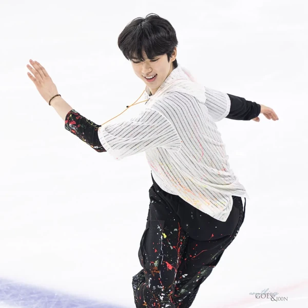 Foto profil populer Cha Junhwan yang dipilih melalui voting