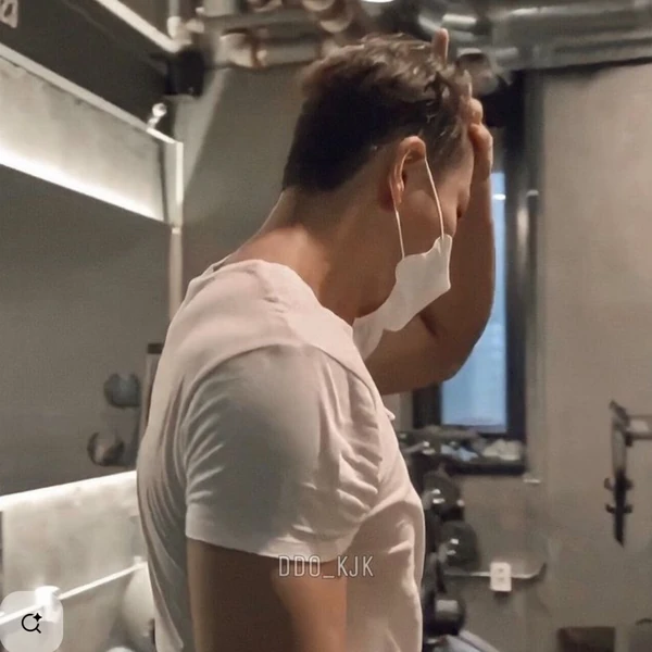 今天最受喜愛的金鍾國模樣