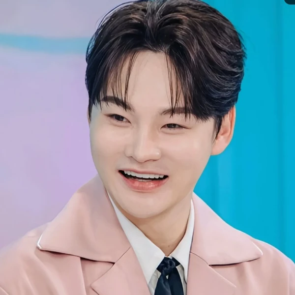 Penampilan Park Seojin yang paling disukai hari ini