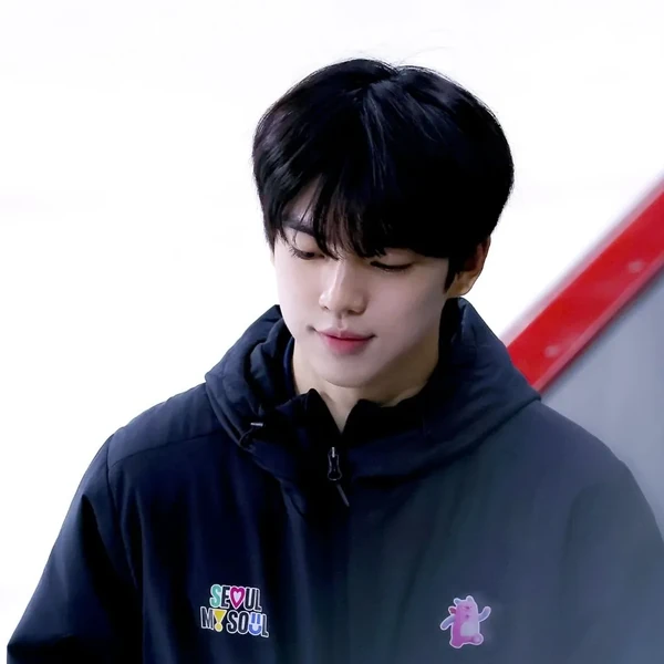 粉丝团打造的Cha Junhwan第一名横幅帖子