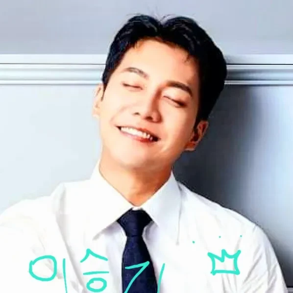 Popular photo full of fans’ love for Lee Seunggi