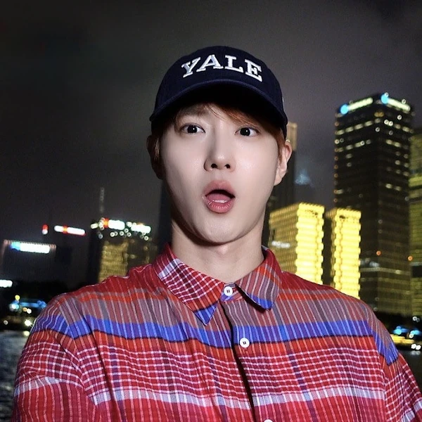 수호 팬심 가득한 인기 사진