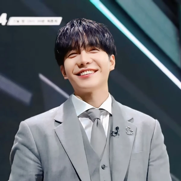 Popular photo full of fans’ love for Lee Seunggi