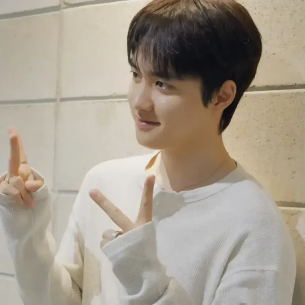 The most loved look of Doh Kyungsoo (D.O.) today