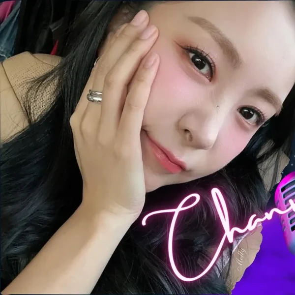 Popular photo full of fans’ love for Huh Chanmi