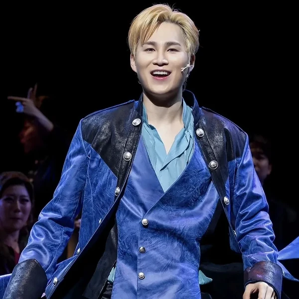 充滿粉絲愛的金熙栽人氣照片