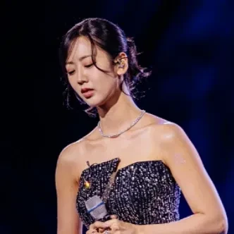 The most loved look of Kang Hyeyeon today