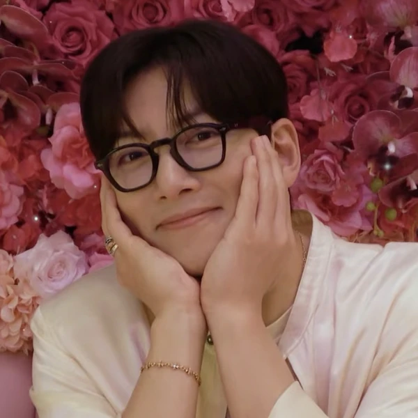 今天最受喜爱的池昌旭模样