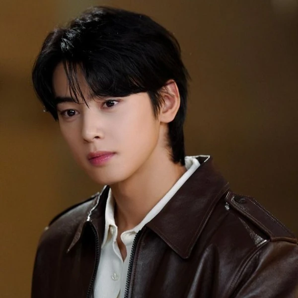 The most loved look of Cha Eunwoo today