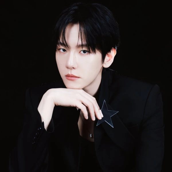 Popular photo full of fans’ love for Yoon Soyang