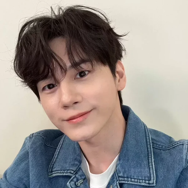 Foto populer Ong Seongwu yang penuh cinta dari penggemar