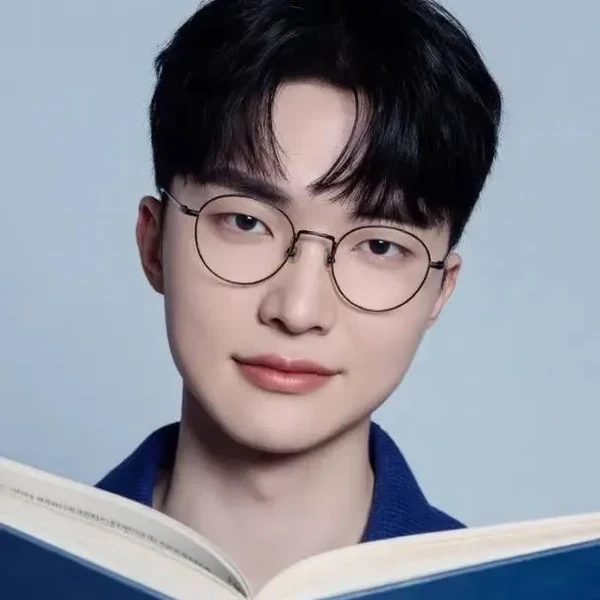 Popular profile image of Faker selected by vote