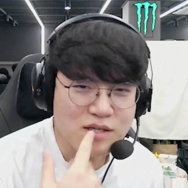 A brilliant moment of Gumayusi created by the fandom