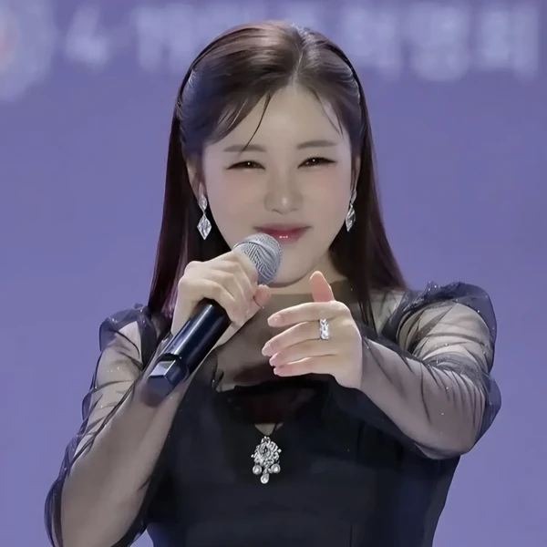 充满粉丝爱意的宋歌人人气照片