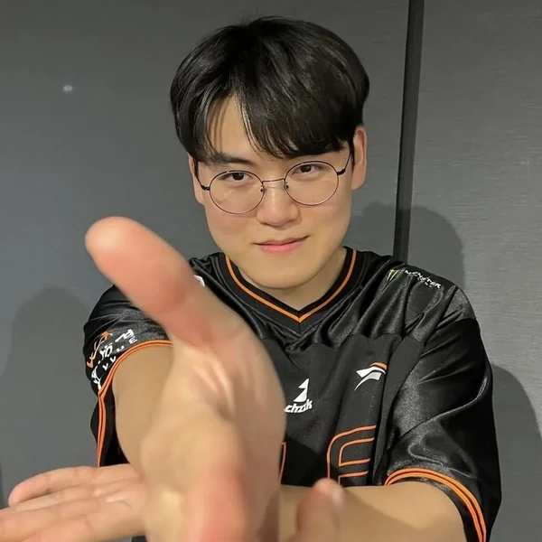 Gumayusi社区中最受欢迎的横幅帖子