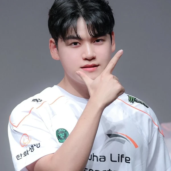 A brilliant moment of Gumayusi created by the fandom