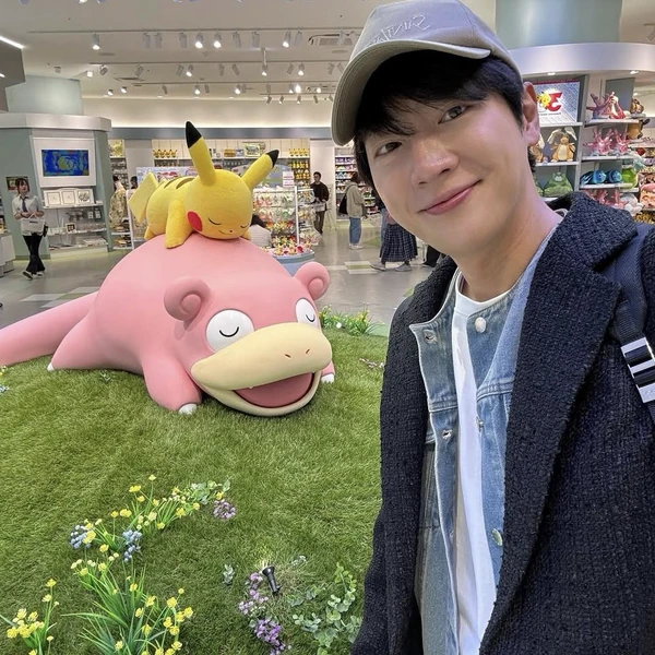 Popular photo full of fans’ love for Lee Sangyeob