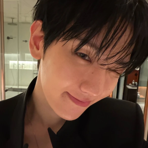 Popular photo full of fans’ love for Yoon Soyang