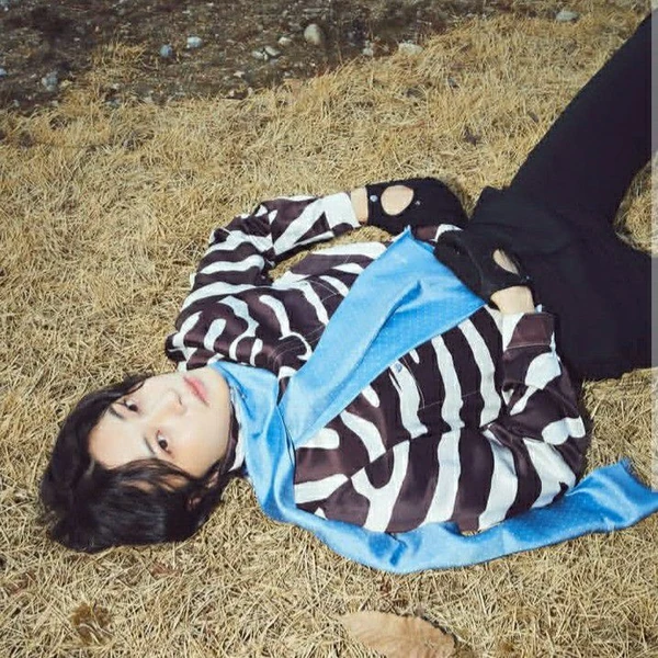 Popular photo full of fans’ love for Lee Jongwon