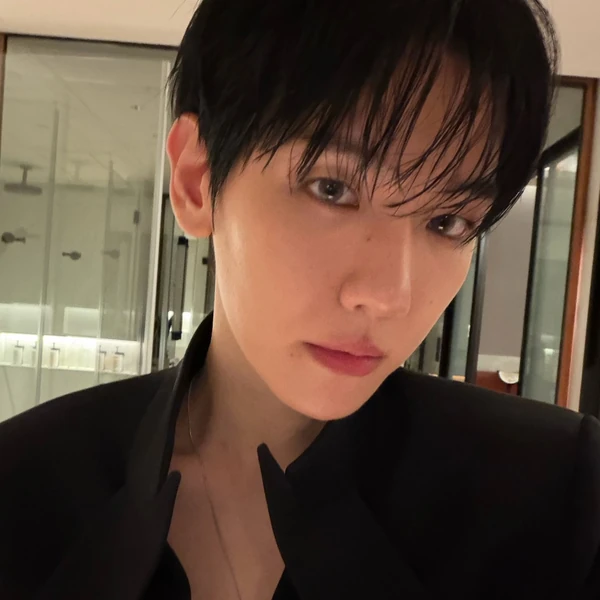 Popular photo full of fans’ love for Yoon Soyang