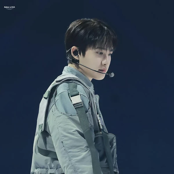 Foto populer Doh Kyungsoo (D.O.) yang penuh cinta dari penggemar