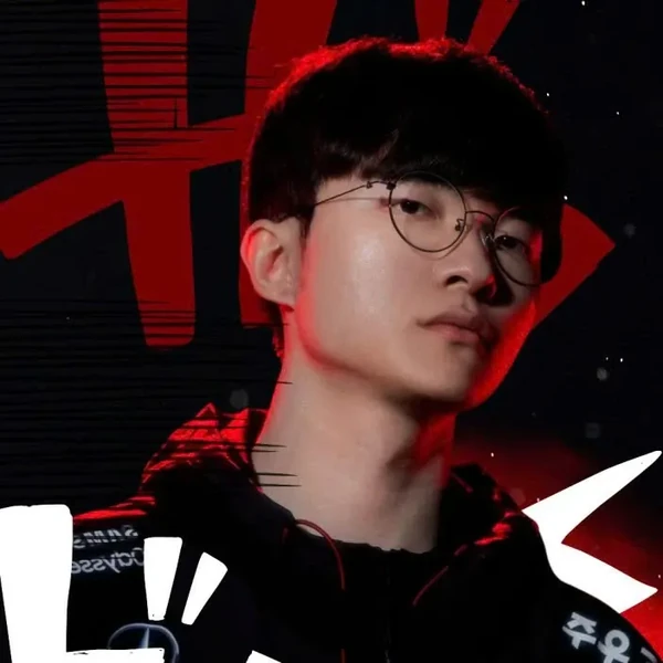 Today’s standout profile photo of Faker on Choeaedol Celeb