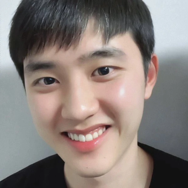 Foto populer Doh Kyungsoo (D.O.) yang penuh cinta dari penggemar