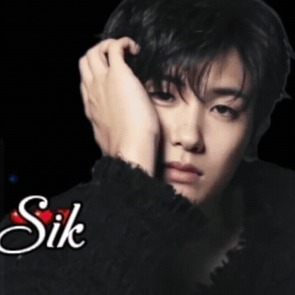 Popular photo full of fans’ love for Park Hyungsik