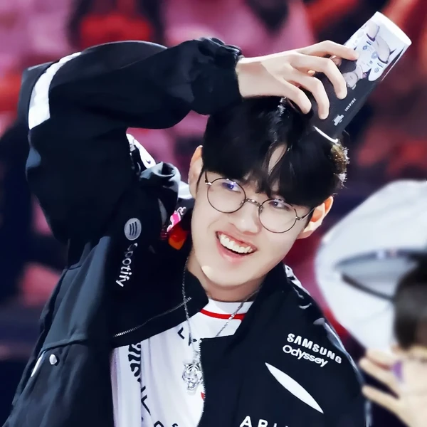 투표로 선정된 오너의 인기 프로필 이미지