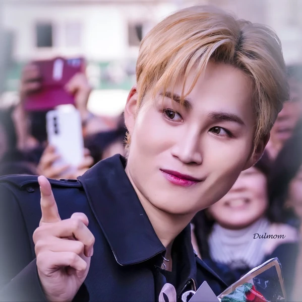 Popular photo full of fans’ love for Kim Heejae