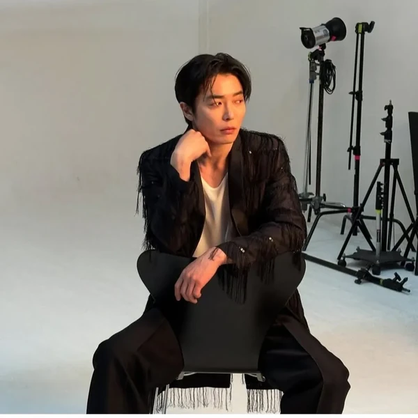 今天最受喜愛的金材昱模樣