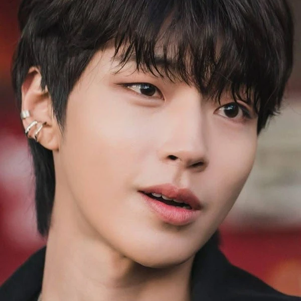 Penampilan Hwang Inyoup yang paling disukai hari ini