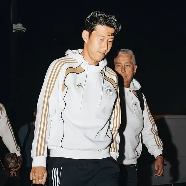 팬들이 사랑하는 손흥민의 인기 프로필 사진