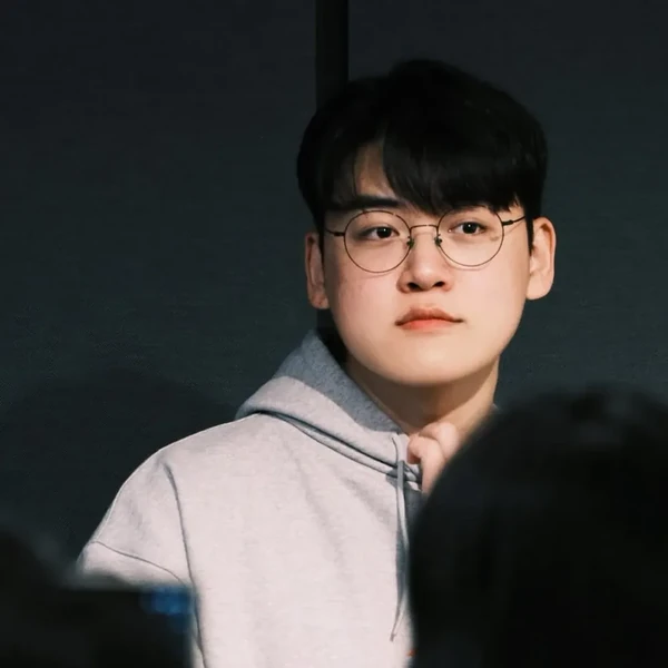 Postingan banner paling populer di komunitas Gumayusi