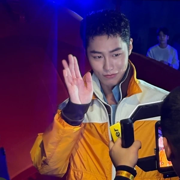 Penampilan Lee Jaewook yang paling disukai hari ini
