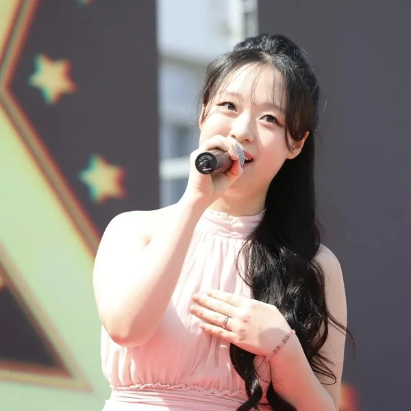 Top moment of Chae Suhyeon chosen by fans