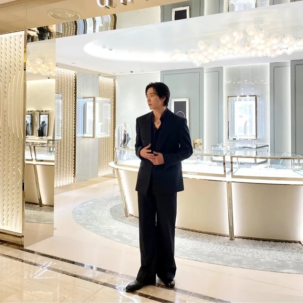 The most loved look of Kim Jaewook today