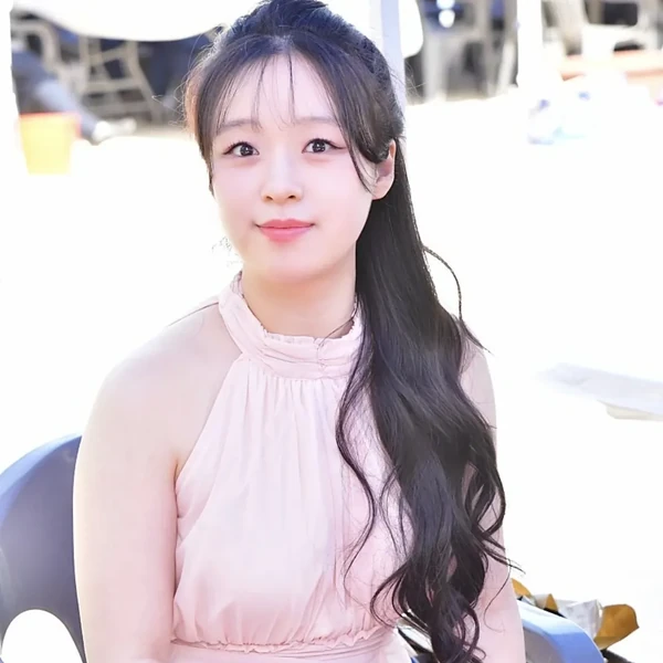Popular photo full of fans’ love for Chae Suhyeon