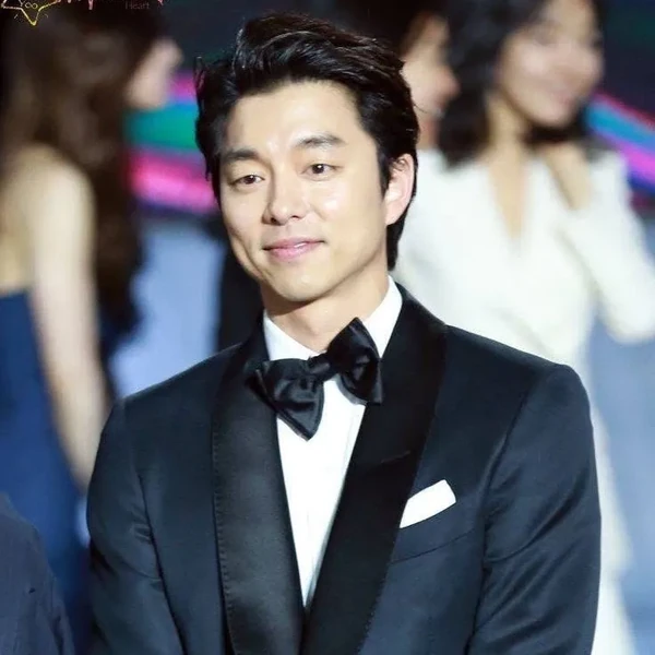 Foto populer Gong Yoo yang penuh cinta dari penggemar