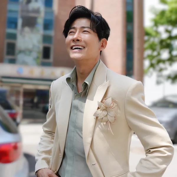 Popular photo full of fans’ love for Kim Yongpil
