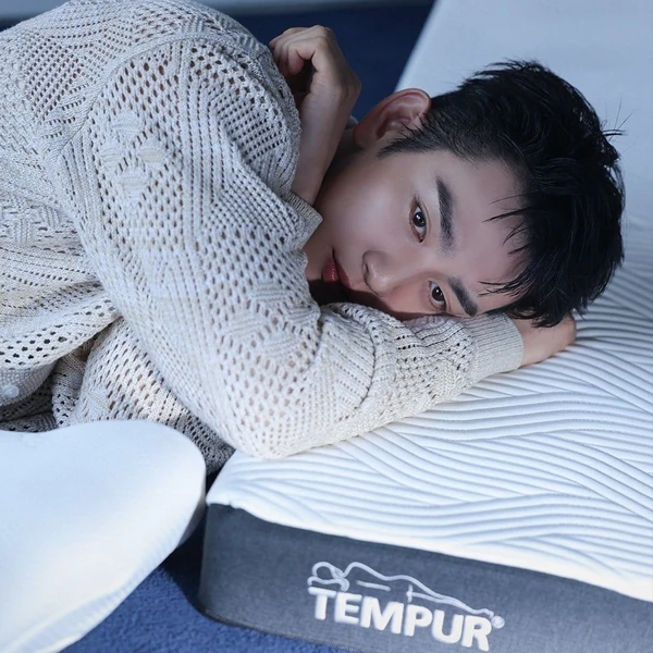 Momen terbaik Park Jinyoung pilihan penggemar