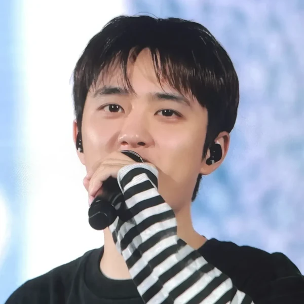 오늘 가장 사랑받은 도경수 (디오)의 모습