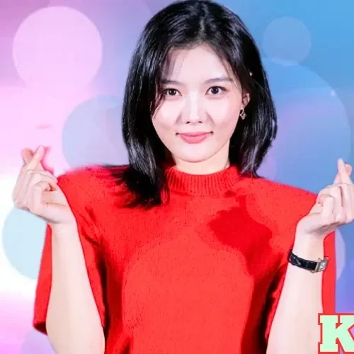 The most loved look of Kim Youjung today