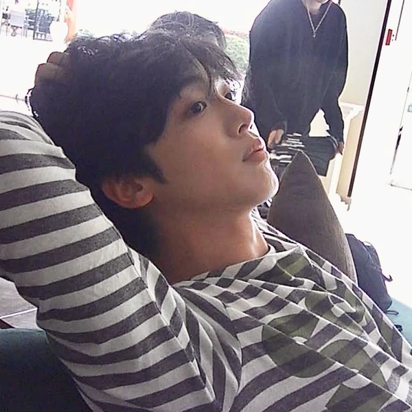 Popular photo full of fans’ love for Kim Yohan